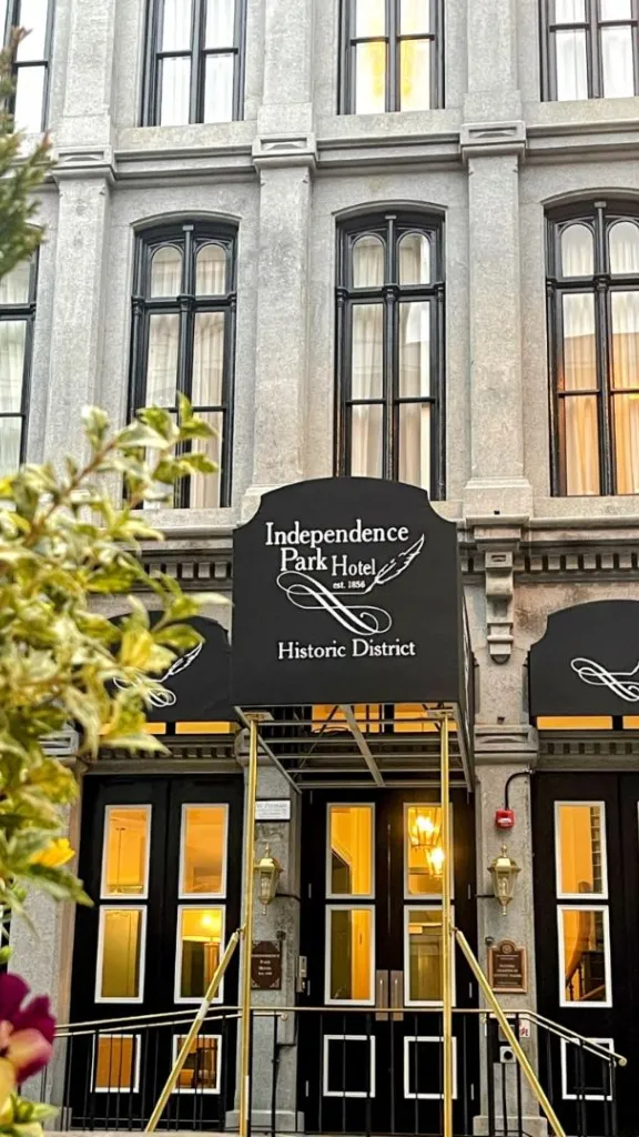 Exterior of Independence Park Hotel