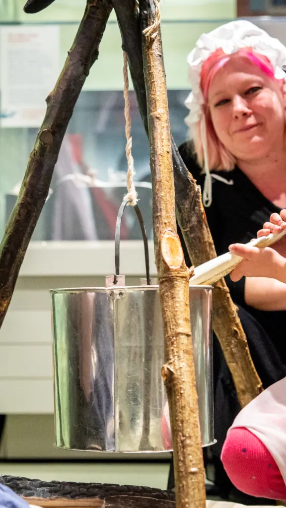Daughter and mother at Museum of American Revolution