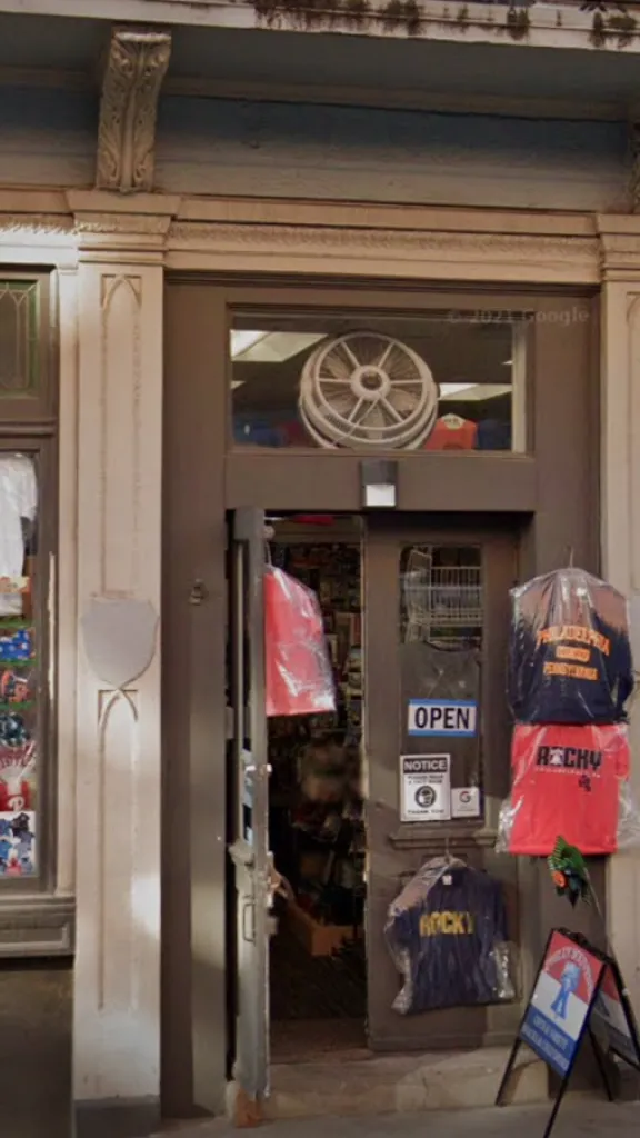 Colonial Deluxe Cleaners exterior