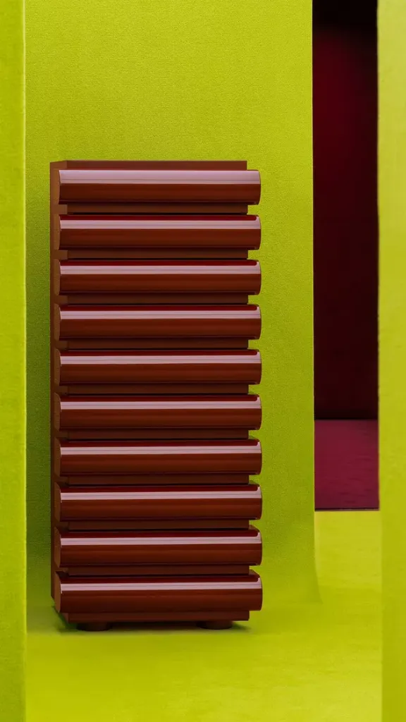 Minima features the Storet chest of drawers from Acerbis