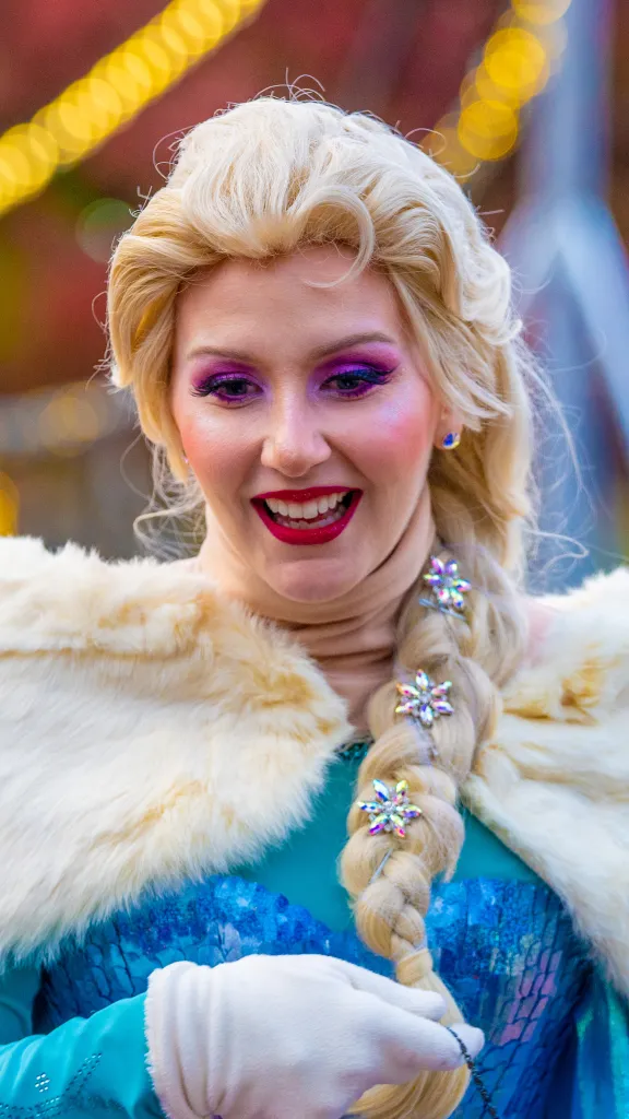 Elsa character at Franklin Square