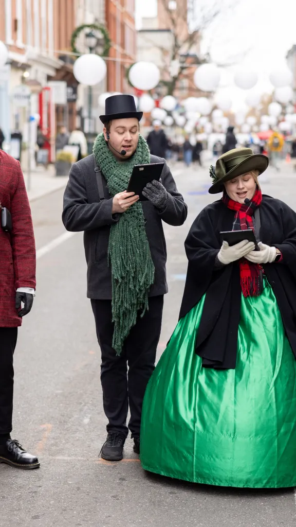 Holiday Shopping Sip & Stroll Open Streets