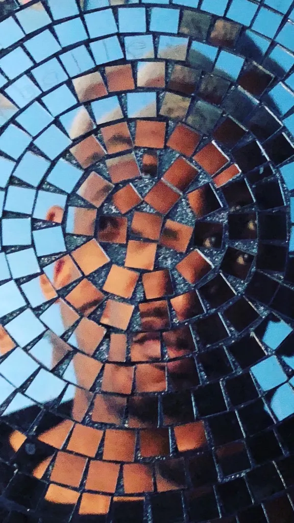 Artist Yannick Lowery