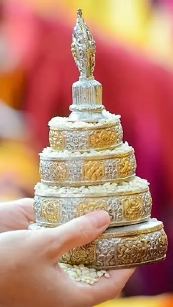 Mandala offering 