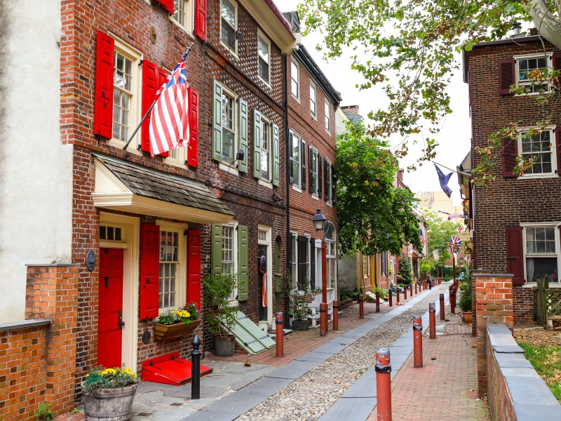 Homes along Elfreth's Alley 