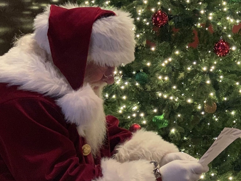 Brunch with Santa at The Olde Bar