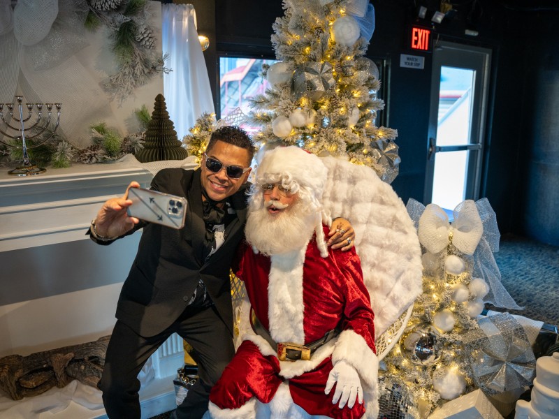 Philadelphia Brunch with Santa Cruise