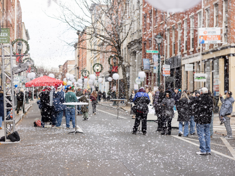 Holiday Shopping Sip & Stroll