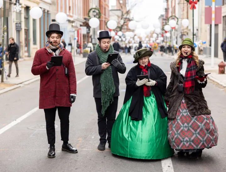 Holiday Shopping Sip & Stroll Open Streets